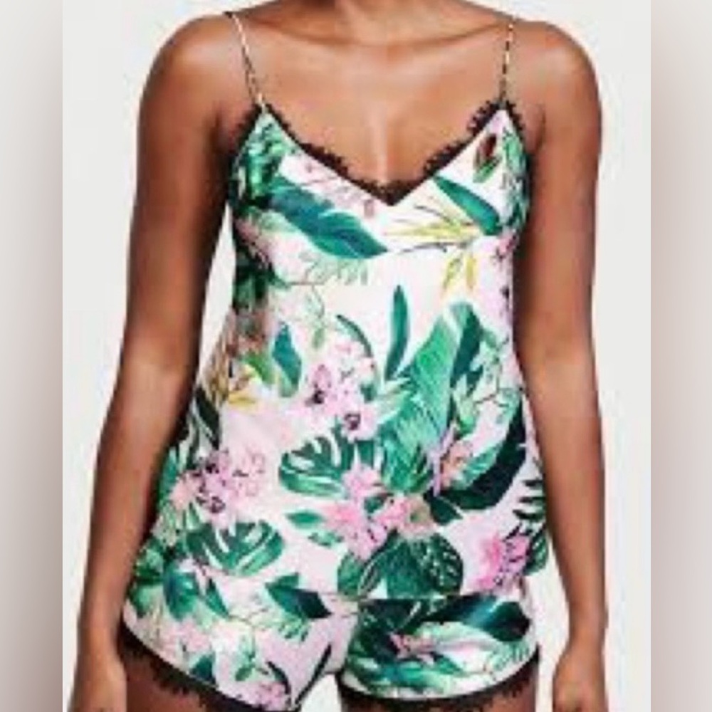 💕💐NEW! Victoria's Secret Floral Chemise with Black Lace Trim Medium
